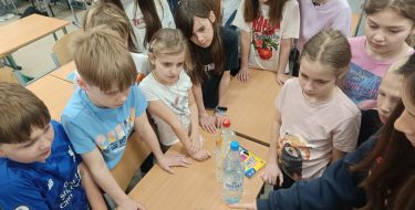 Chemiczne czary-mary, czyli nauka przez zabawę