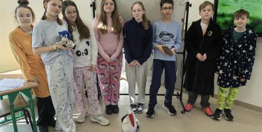 Kiedy komfort wygrywa z modą szkolną – dzień piżamy opanował szkołę